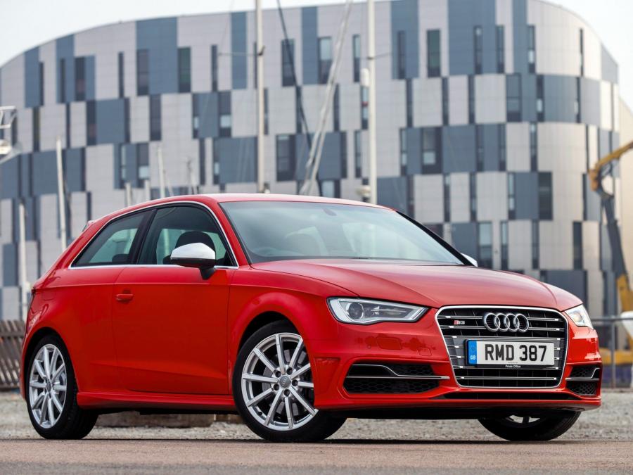  Audi S3 (8V) 2013 года  (UK) (фото 12 из 21)